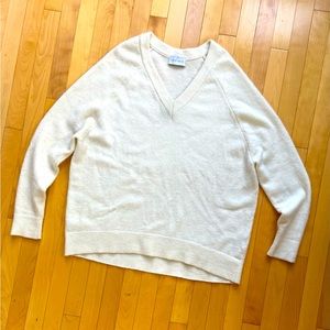 Oversized sweater for any occasion!